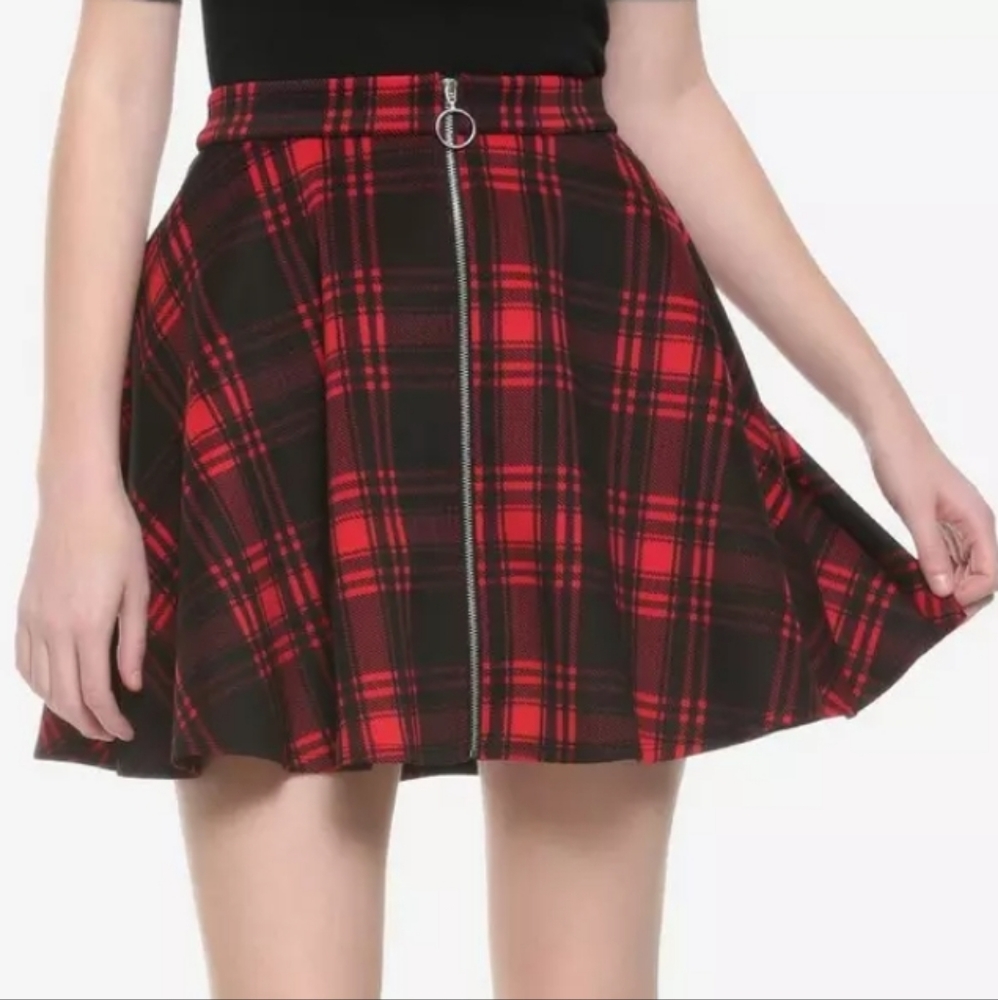 Hot Topic Black and Red Plaid O-ring Goth Skater Skirt Size Small